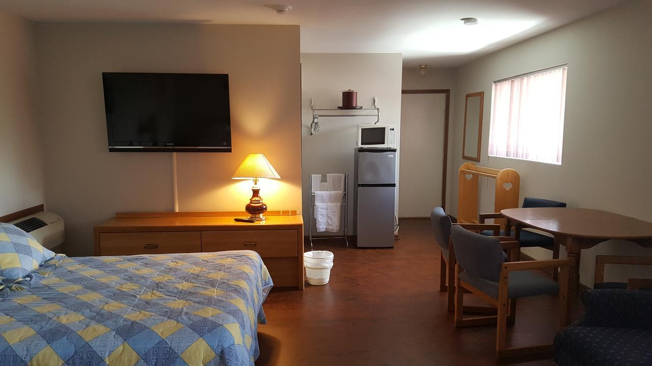 Alpine Motel In Heart Of Wisconsin Dells Downtown. מראה חיצוני תמונה