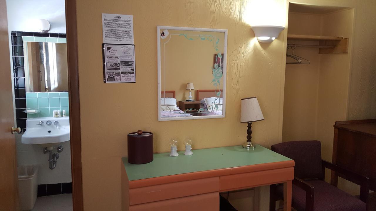 Alpine Motel In Heart Of Wisconsin Dells Downtown. מראה חיצוני תמונה