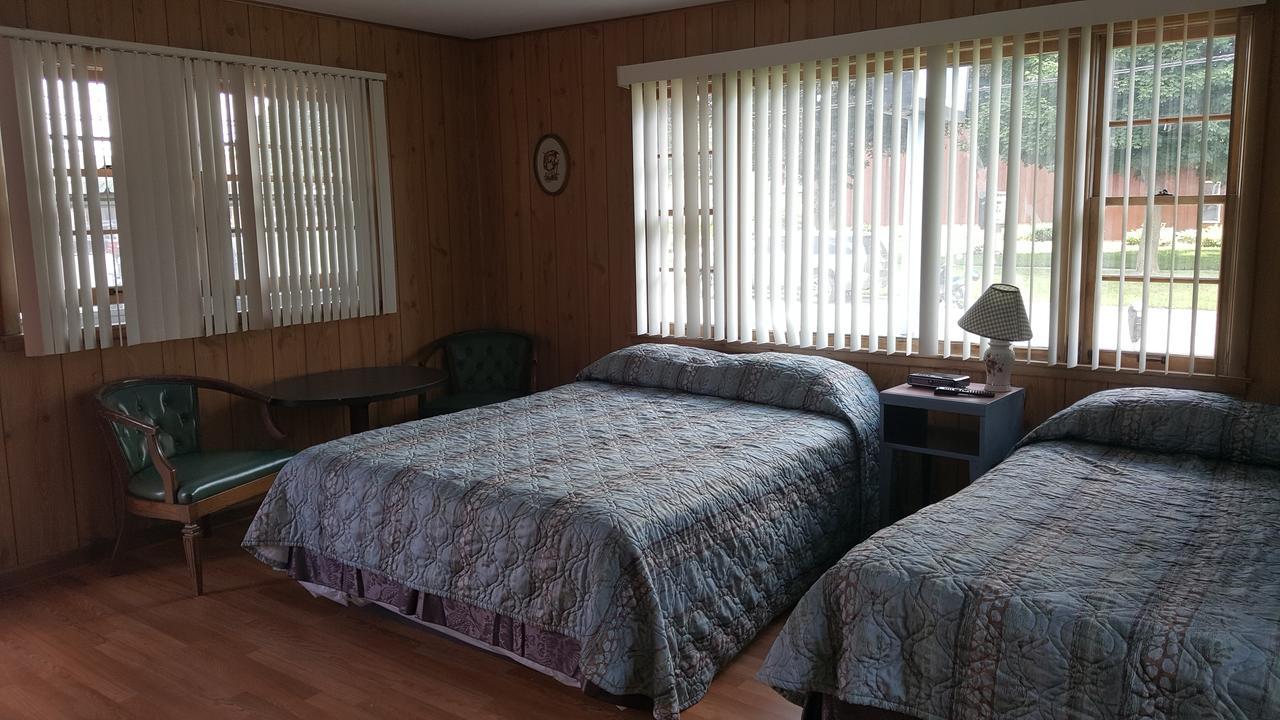 Alpine Motel In Heart Of Wisconsin Dells Downtown. מראה חיצוני תמונה