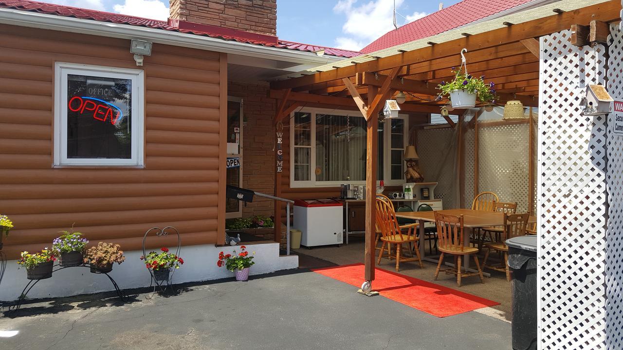 Alpine Motel In Heart Of Wisconsin Dells Downtown. מראה חיצוני תמונה