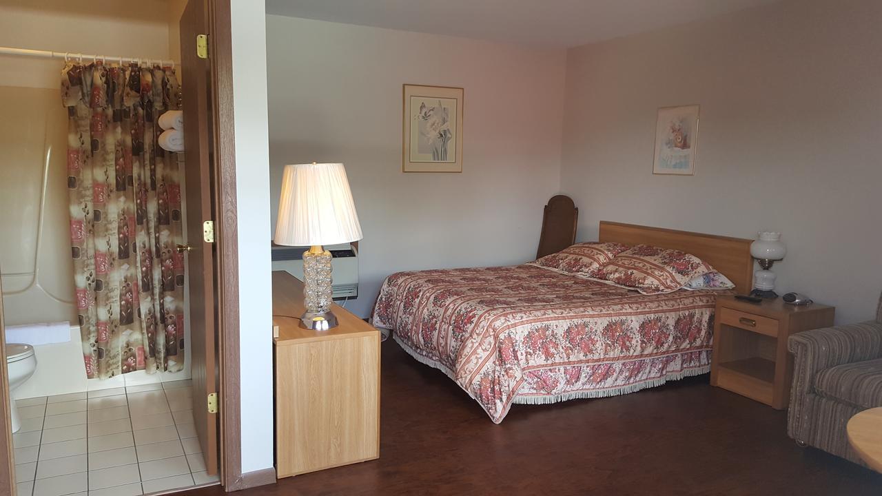 Alpine Motel In Heart Of Wisconsin Dells Downtown. מראה חיצוני תמונה