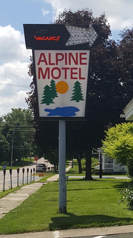 Alpine Motel In Heart Of Wisconsin Dells Downtown. מראה חיצוני תמונה
